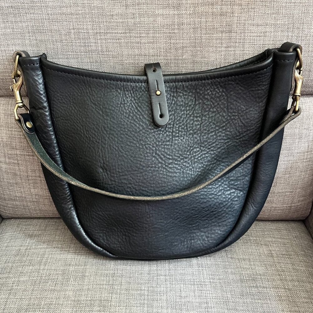 Go Forth Goods small Celeste in black